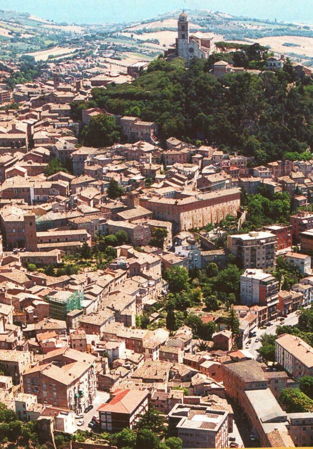 Alloggio "La Fonte" Fermo Exterior foto